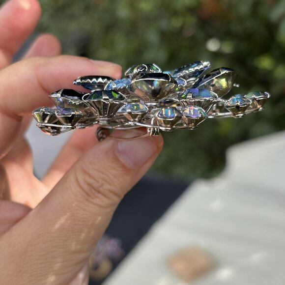 Large Blue AB Rhinestone Layered Flower Brooch Unsigned Judylee 2.75 - Picture 6 of 7